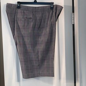 Travis Mathew Size 38 Shorts
